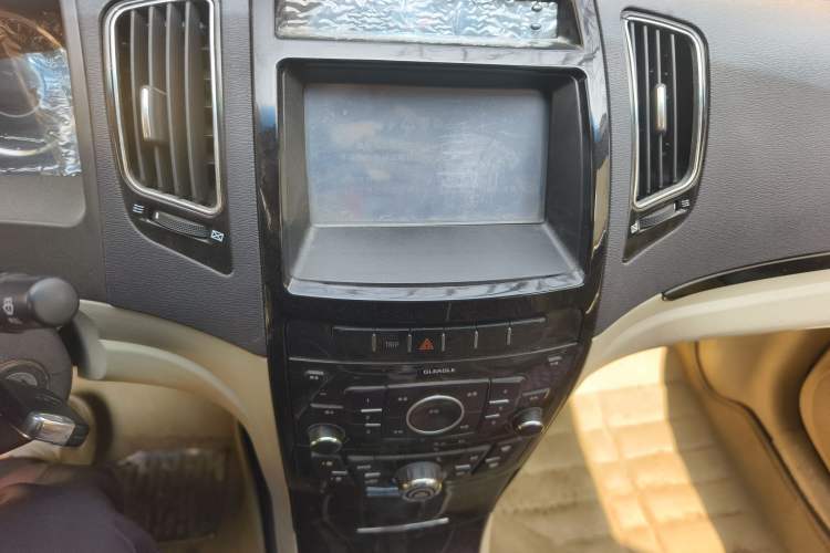 Used Geely Auto GC7 2013 1.5L Manual Luxury Model Audio And AC Panel