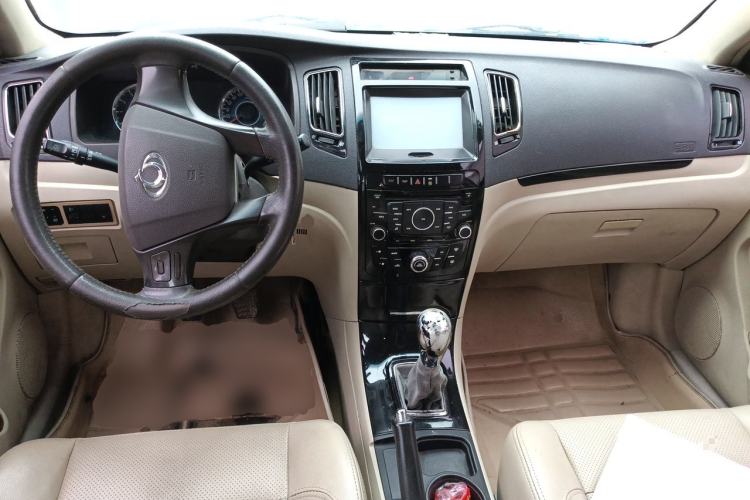 Used Geely Auto GC7 2013 1.5L Manual Luxury Model Center Console