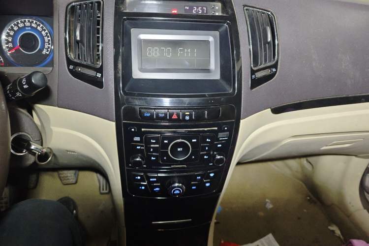 Used Geely Auto GC7 2013 1.5L Manual Luxury Model Audio And AC Panel