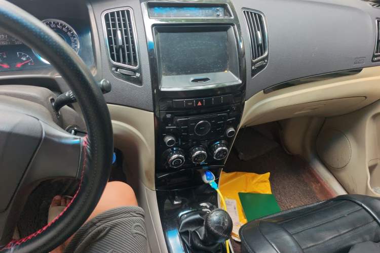 Used Geely Auto GC7 2013 1.5L Manual Comfort Model Audio And AC Panel