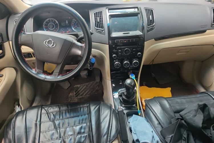 Used Geely Auto GC7 2013 1.5L Manual Comfort Model Center Console