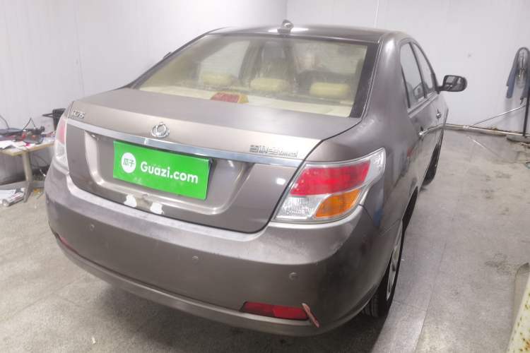 Used Geely Auto GC7 2013 1.5L Manual Luxury Model Exterior 5