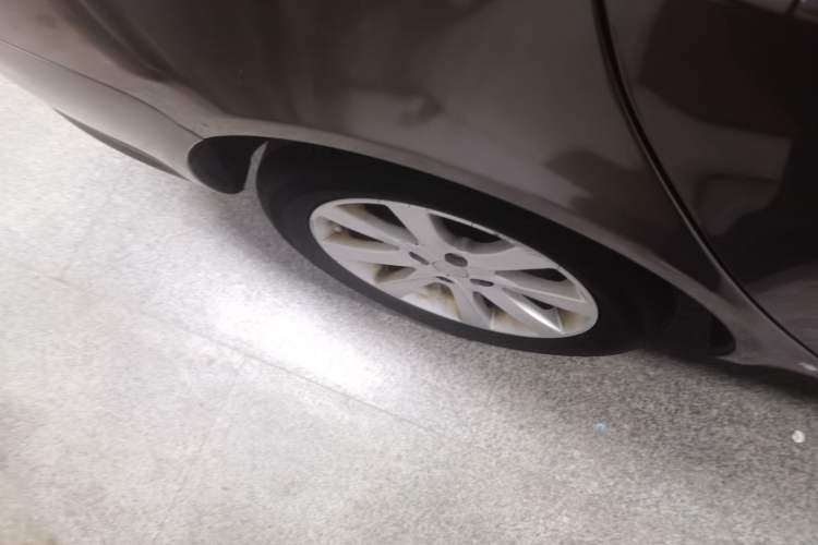 Used Geely Auto GC7 2013 1.5L Manual Luxury Model Exterior 8