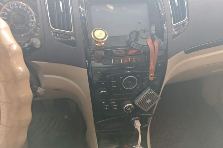 Used Geely Auto GC7 2013 1.5L Manual Luxury Model Audio And AC Panel