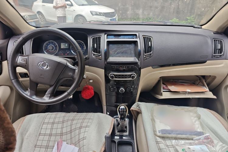 Used Geely Auto GC7 2013 1.5L Manual Luxury Model Center Console