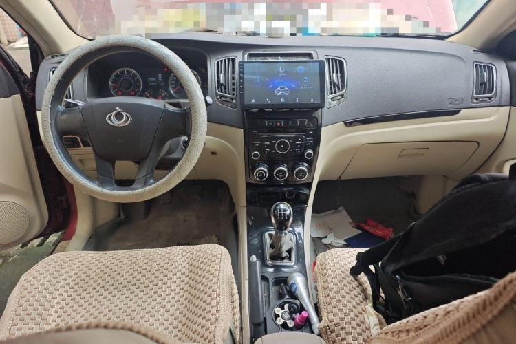 Used Geely Auto GC7 2013 1.5L Manual Comfort Model Center Console