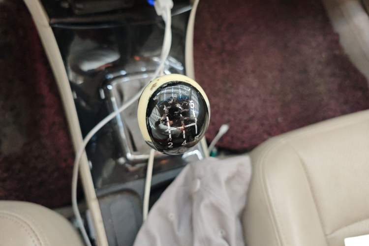 Used Geely Auto GC7 2013 1.5L Manual Luxury Model Gear Lever