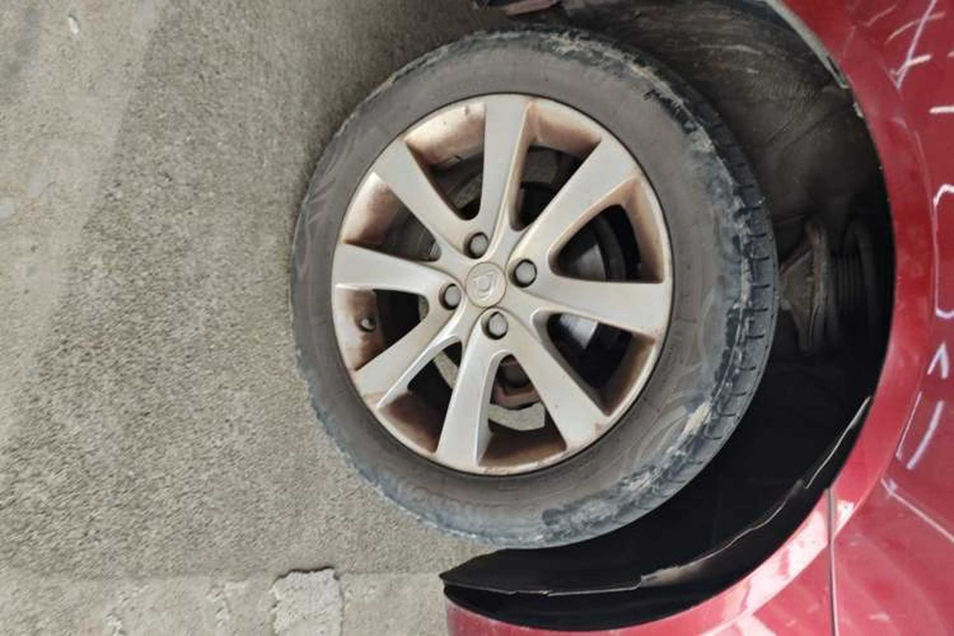 Used Geely Auto GC7 2013 1.5L Manual Luxury Model Right Front Wheel Hub