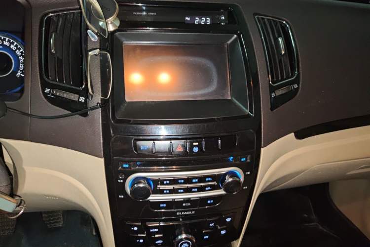 Used Geely Auto GC7 2013 1.5L Manual Luxury Model Audio And AC Panel