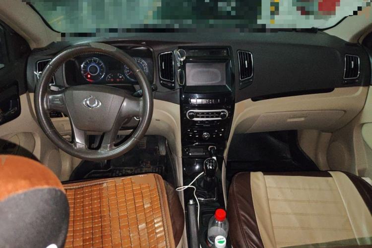 Used Geely Auto GC7 2013 1.5L Manual Luxury Model Center Console