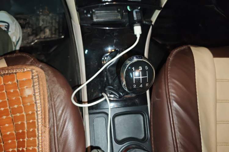 Used Geely Auto GC7 2013 1.5L Manual Luxury Model Gear Lever