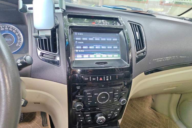 Used Geely Auto GC7 2013 1.8L Automatic Prestige Model Audio And AC Panel