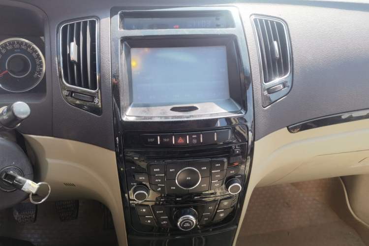 Used Geely Auto GC7 2013 1.5L Manual Luxury Model Audio And AC Panel