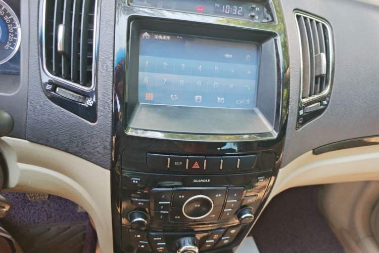 Used Geely Auto GC7 2013 1.5L Manual Luxury Model Audio And AC Panel