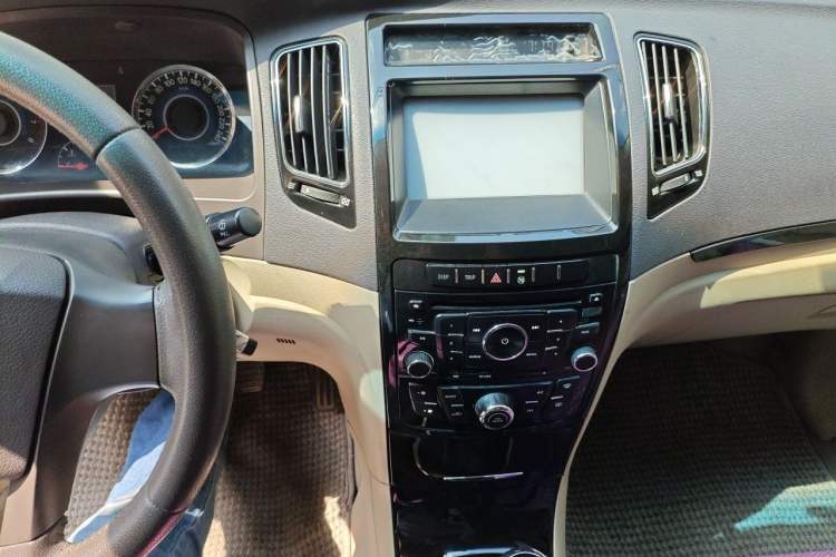 Used Geely Auto GC7 2013 1.5L Manual Luxury Model Audio And AC Panel