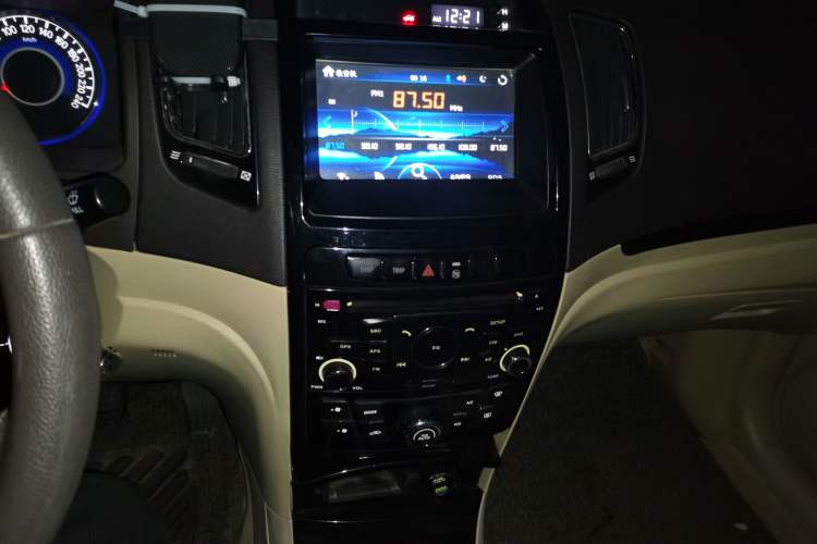 Used Geely Auto GC7 2013 1.5L Manual Luxury Model Audio And AC Panel