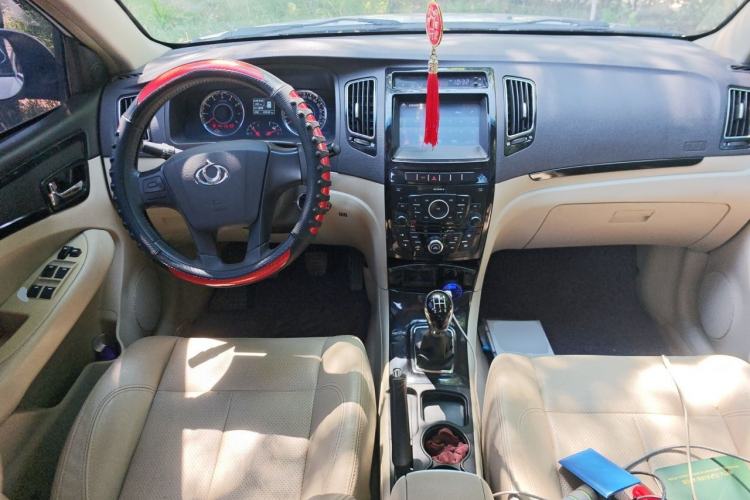 Used Geely Auto GC7 2013 1.5L Manual Luxury Model Center Console
