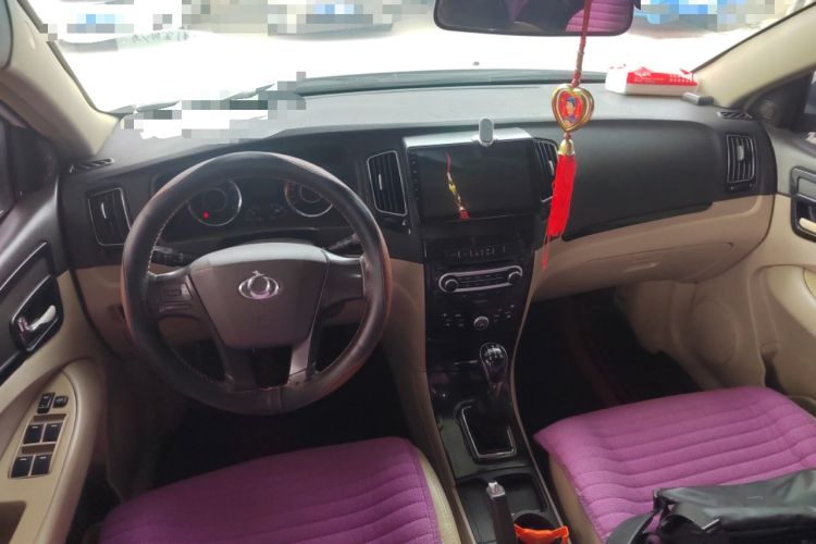 Used Geely Auto GC7 2013 1.5L Manual Luxury Model Center Console