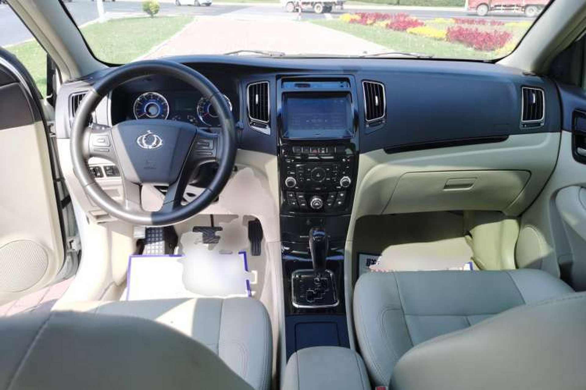 Used Geely Auto GC7 2013 1.8L Automatic Prestige Model Center Console