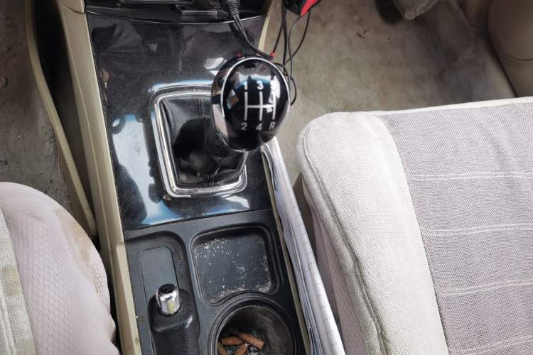 Used Geely Auto GC7 2013 1.5L Manual Luxury Model Gear Lever