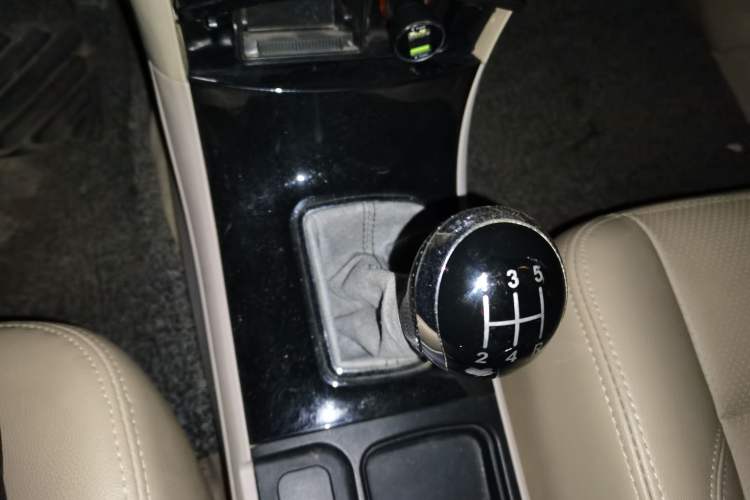 Used Geely Auto GC7 2013 1.5L Manual Luxury Model Gear Lever