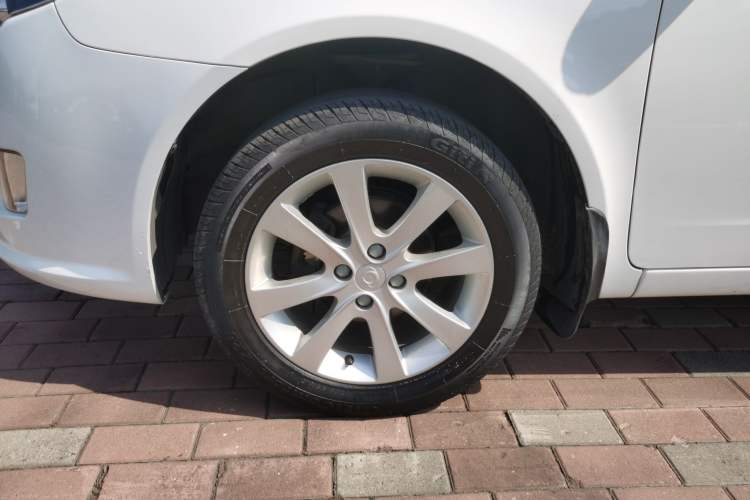 Used Geely Auto GC7 2013 1.8L Automatic Prestige Model Left Front Wheel Hub