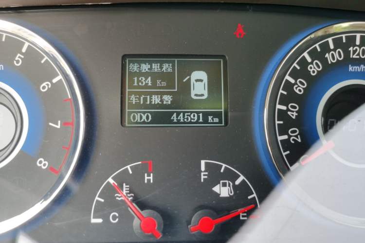 Used Geely Auto GC7 2013 1.8L Automatic Prestige Model Odometer Close Up