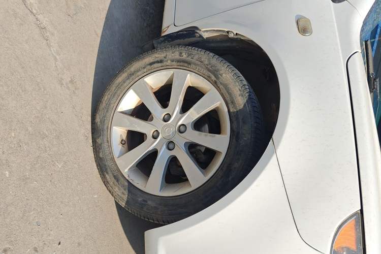 Used Geely Auto GC7 2013 1.5L Manual Luxury Model Right Front Wheel Hub