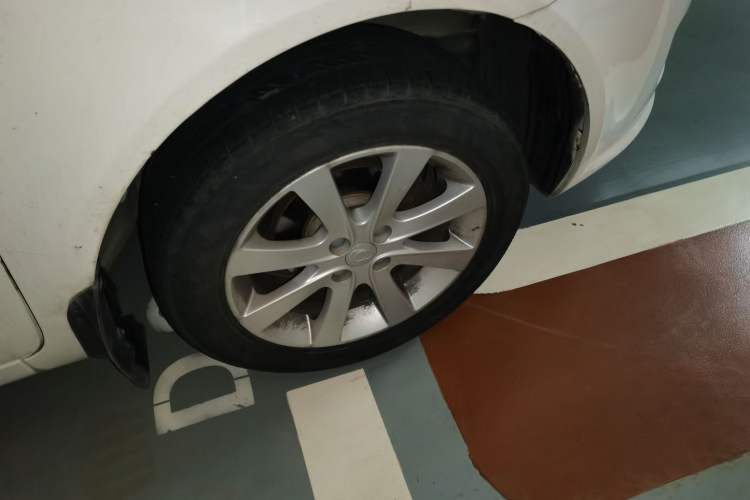 Used Geely Auto GC7 2013 1.5L Manual Luxury Model Right Front Wheel Hub