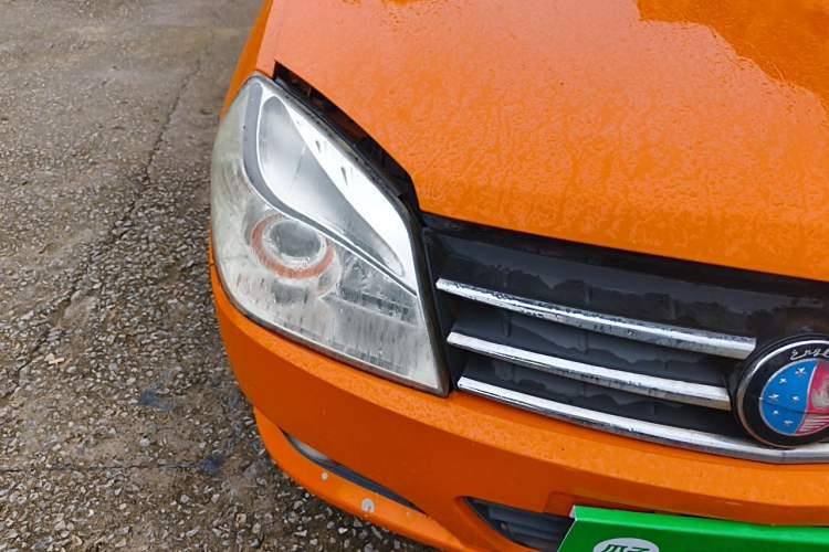 Used Geely Auto Golden Eagle 2010 Cross 1.5L Manual Standard Model Right Front Headlight