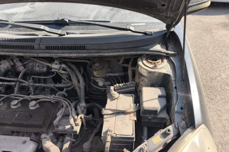 Used Geely Auto Golden Eagle 2011 Cross 1.5L Manual Standard VVT Engine Bay Left