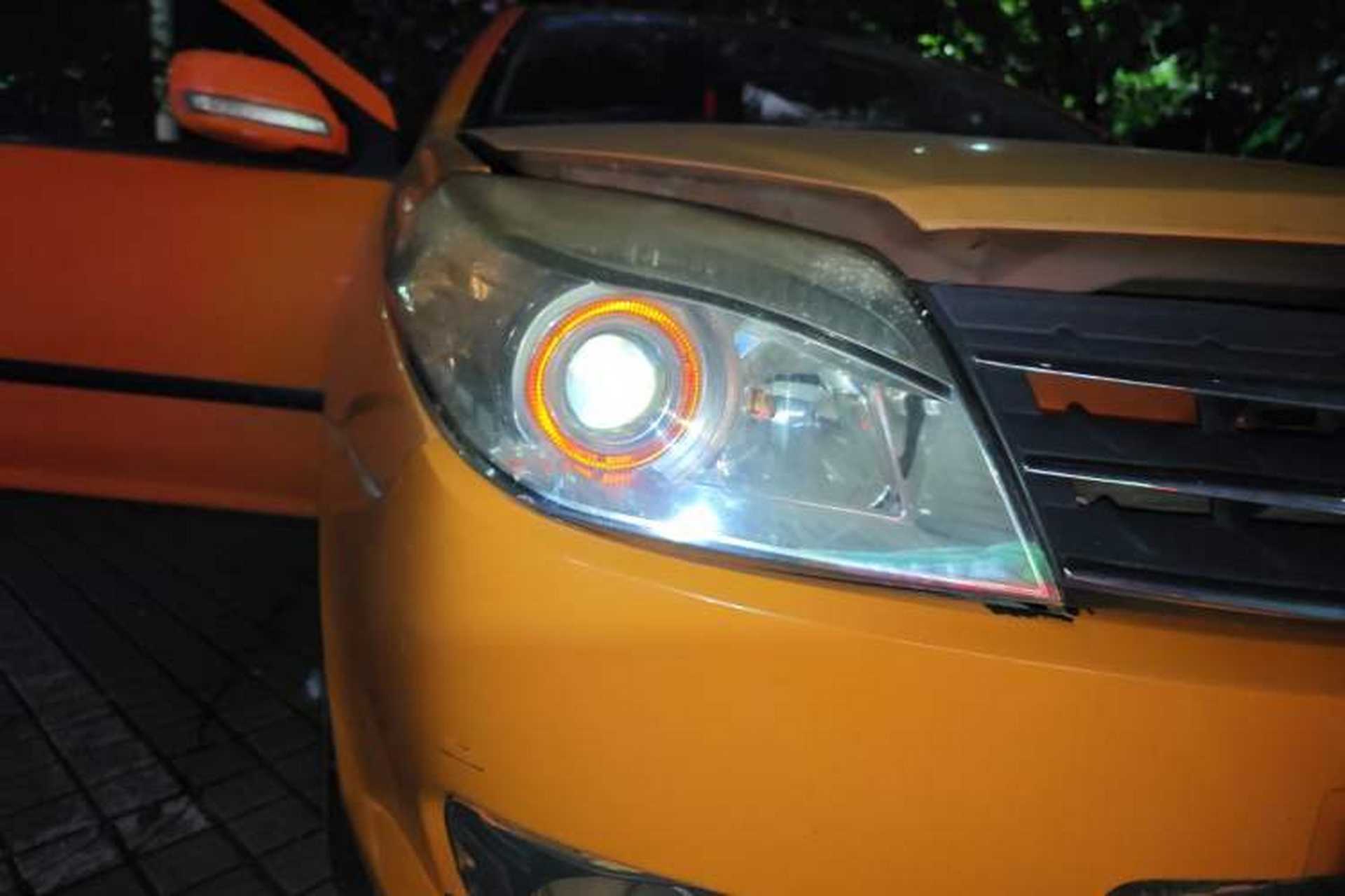 Used Geely Auto Golden Eagle 2011 Cross 1.5L Manual Standard VVT Right Front Headlight