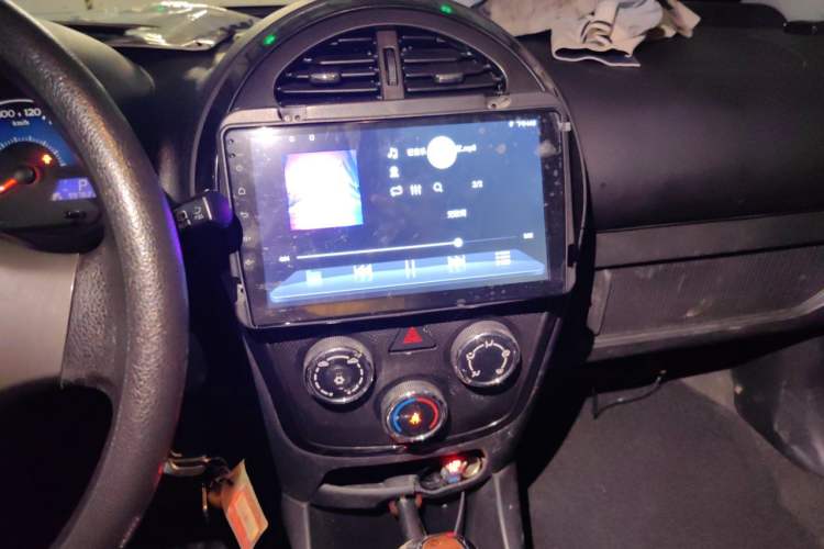 Used Geely Auto GX2 2012 1.5L Automatic Standard II Audio And AC Panel