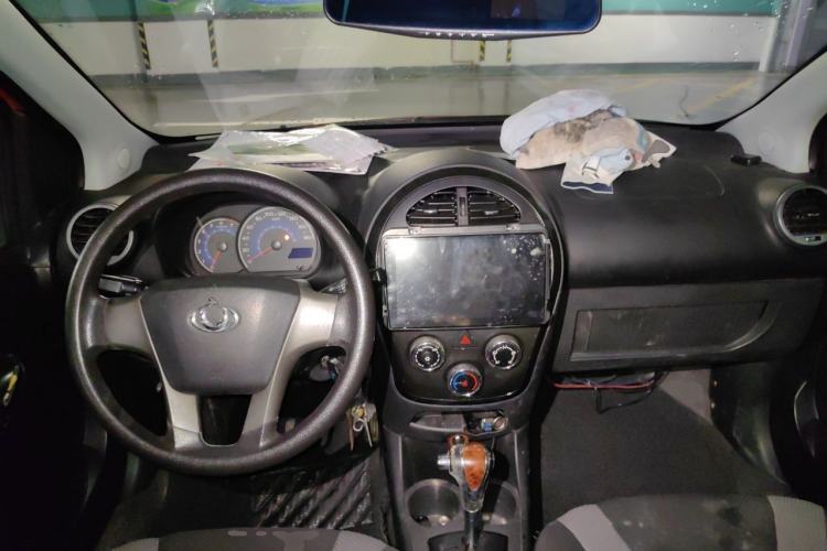 Used Geely Auto GX2 2012 1.5L Automatic Standard II Center Console