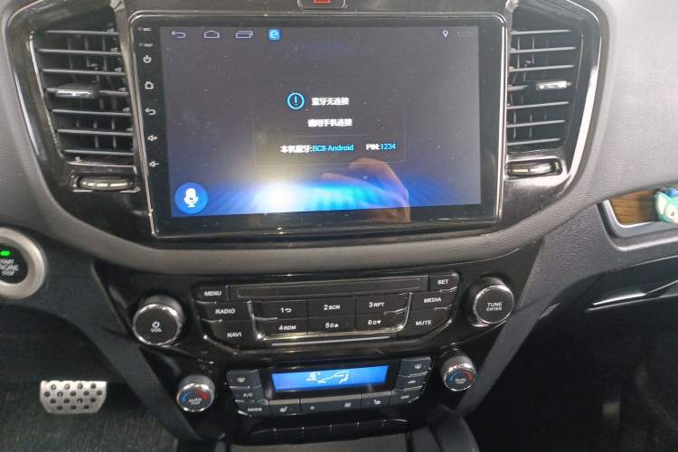 Used Geely Auto GX7 2015 Sports Edition 2.0L Automatic Prestige Model Audio And AC Panel