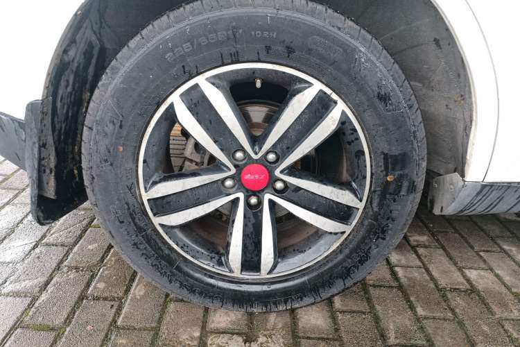 Used Geely Auto GX7 2015 Sports Edition 2.0L Automatic Prestige Model Right Rear Wheel Hub