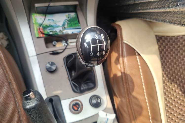 Used Geely Auto GX7 2012 1.8L Manual Elite Model Gear Lever