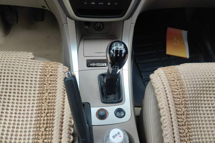 Used Geely Auto GX7 2012 1.8L Manual Executive Edition Gear Lever