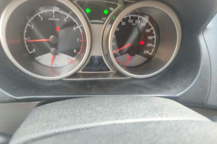 Used Geely Auto GX7 2012 1.8L Manual Comfort Version Odometer Close Up