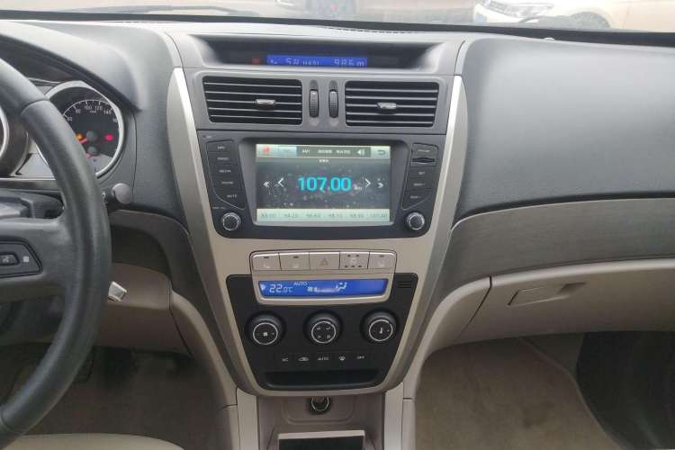 Used Geely Auto GX7 2012 1.8L Manual Executive Edition Audio And AC Panel