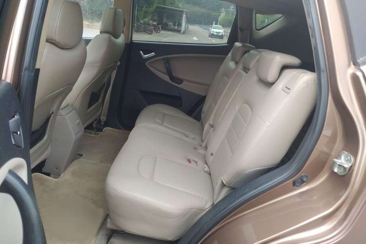 Used Geely Auto GX7 2012 1.8L Manual Executive Edition Interior 4