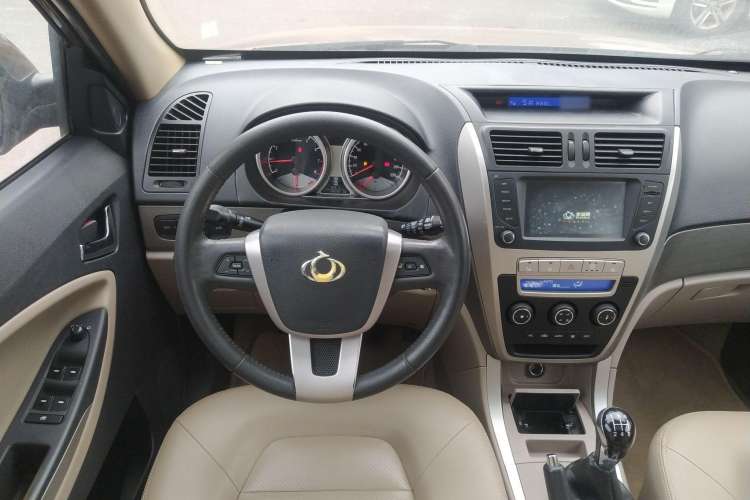 Used Geely Auto GX7 2012 1.8L Manual Executive Edition Interior 6