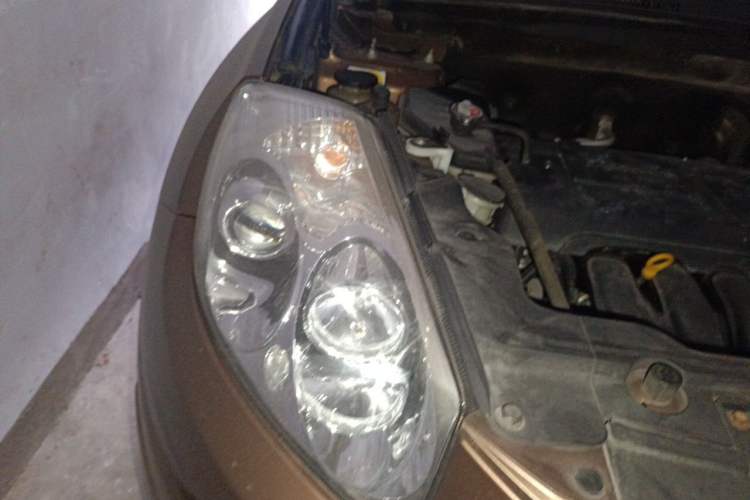 Used Geely Auto GX7 2012 1.8L Manual Comfort Version Right Front Headlight