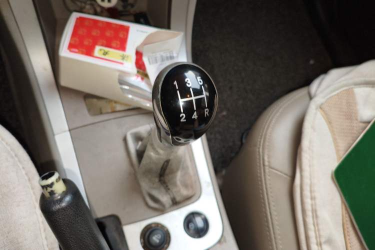 Used Geely Auto GX7 2012 1.8L Manual Elite Model Gear Lever