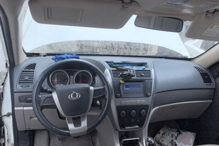 Used Geely Auto GX7 2012 2.0L Manual Comfort Version Center Console