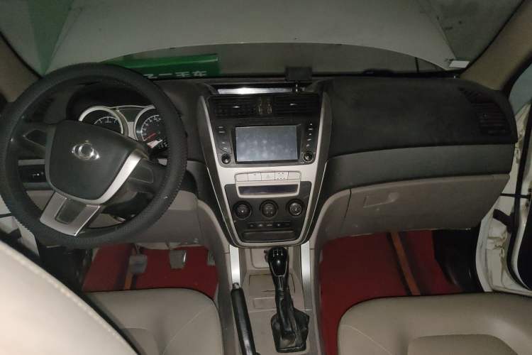 Used Geely Auto GX7 2012 1.8L Manual Elite Model Center Console