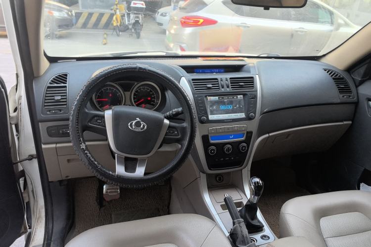 Used Geely Auto GX7 2012 1.8L Manual Executive Edition Center Console