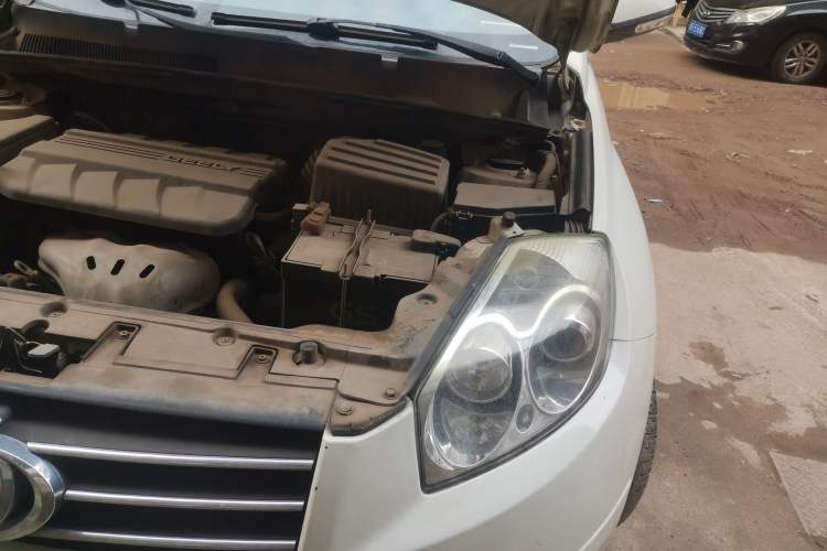 Used Geely Auto GX7 2012 2.4L Automatic Executive Version Engine Bay Left