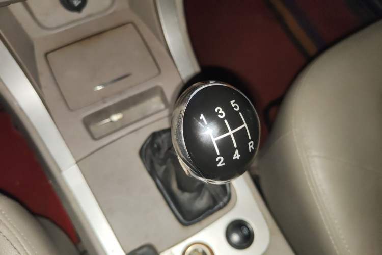 Used Geely Auto GX7 2012 1.8L Manual Elite Model Gear Lever