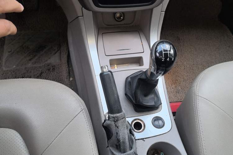 Used Geely Auto GX7 2012 1.8L Manual Executive Edition Gear Lever